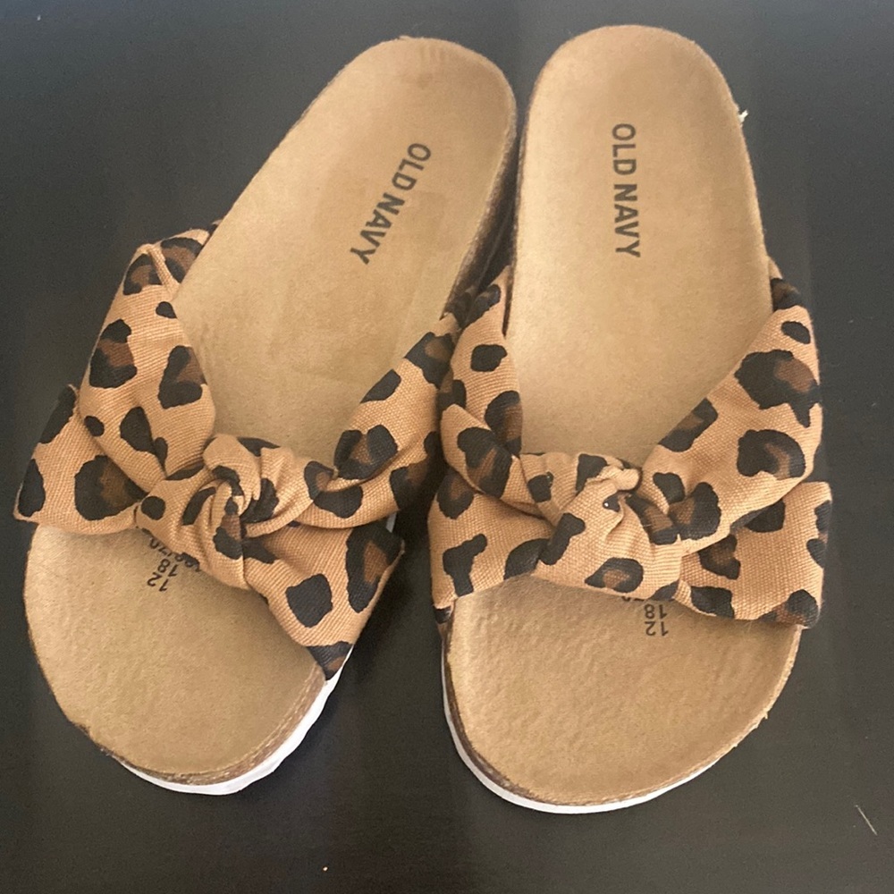 Kids slip on shoes